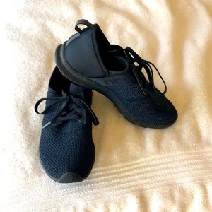 NEW BALANCE FUELCORE NERGIZE WOMAN TRAINING SHOES.